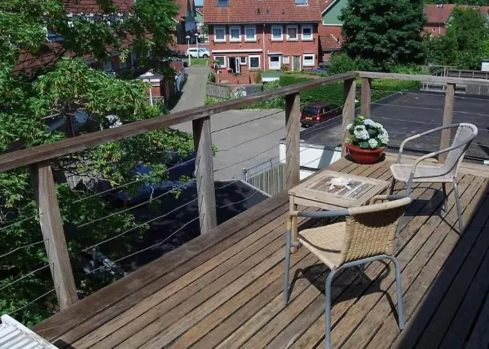 With Terras In Noord Appartement